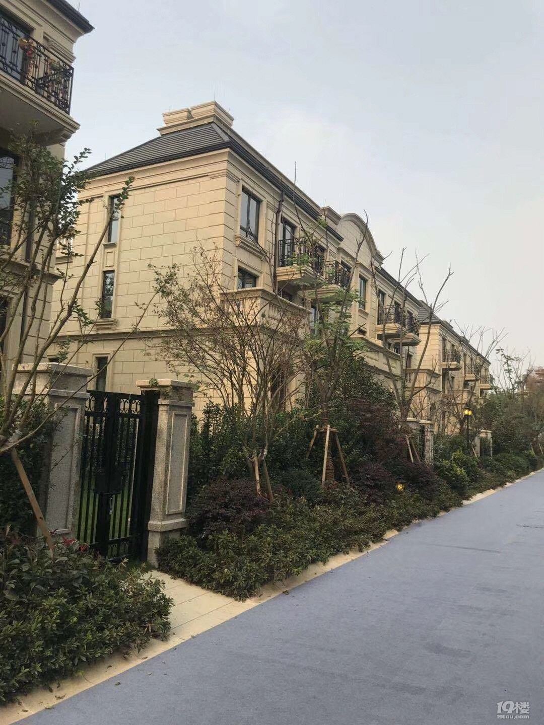 安吉【龙山庄园】市区高端别墅群,自带4万方山体公园,送大花园