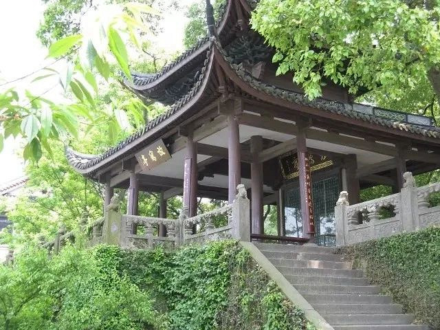 特别关注研学旅行去哪玩这位老师推出跟着课本游浙江7