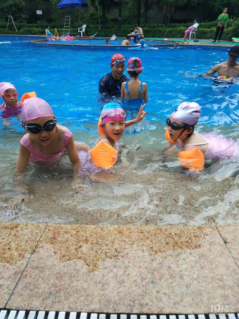杭州游泳教练,杭州学游泳价格多少钱