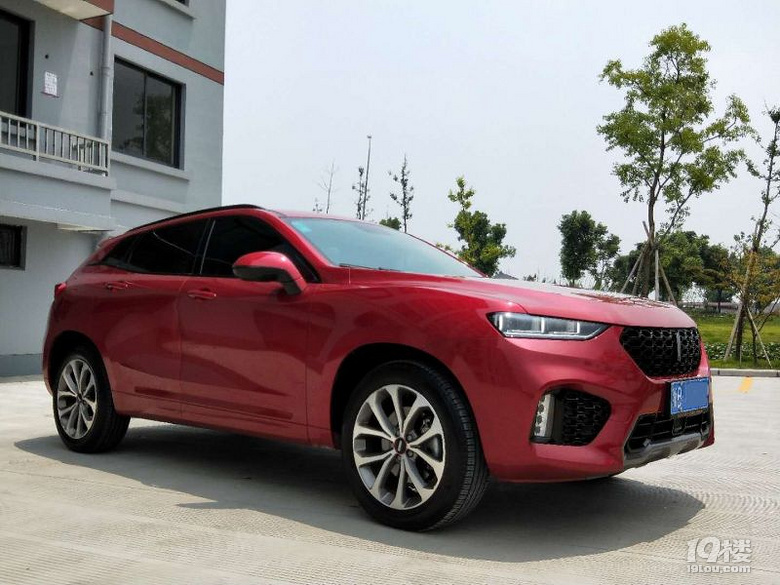 2017年8月长城vv7 自动2.0t最高配 红色 13万出