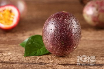 女人过了35不想变老,多吃此物,减少皱纹,推迟衰