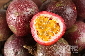 女人过了35不想变老,多吃此物,减少皱纹,推迟衰