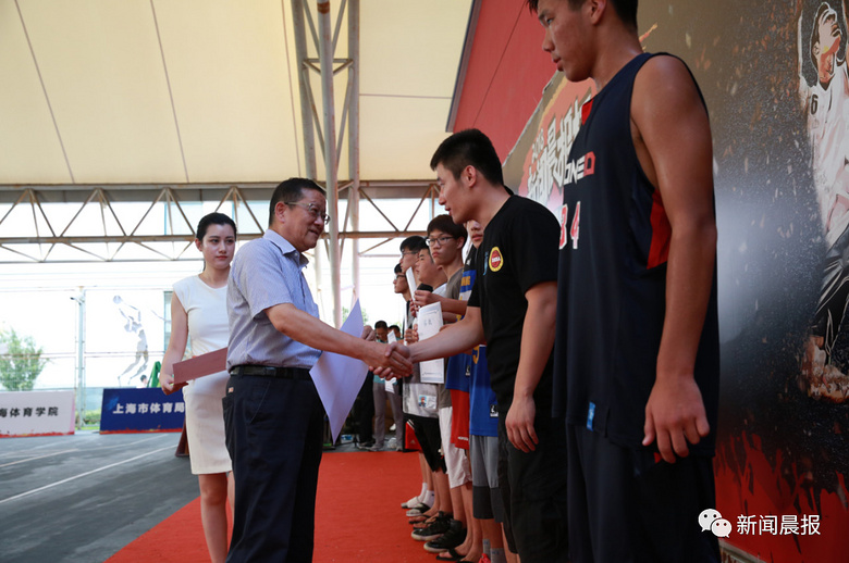 2018年新闻晨报杯上海中学生暑期篮球赛落下