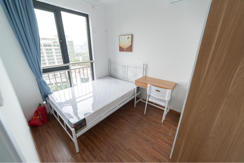 郡枫华庭 电梯房合租次卧 1860