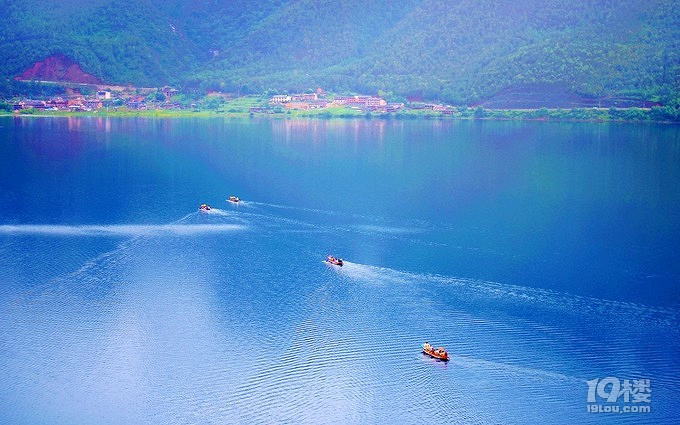瀘沽湖:你是我送給孩子的一首詩(shī),一半風(fēng)景,一半樂(lè)趣