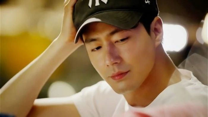 赵寅成报老年团游中国网友纷纷求偶遇男神要不要这么可爱啊