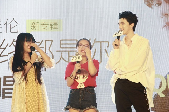 沈煜伦新专辑《始终都是你》签售 讲述人生经