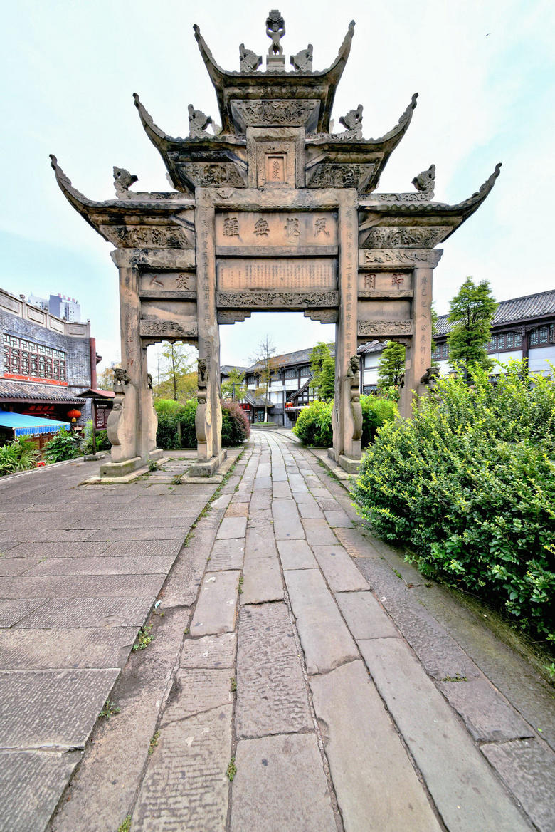 四川隆昌牌坊街1