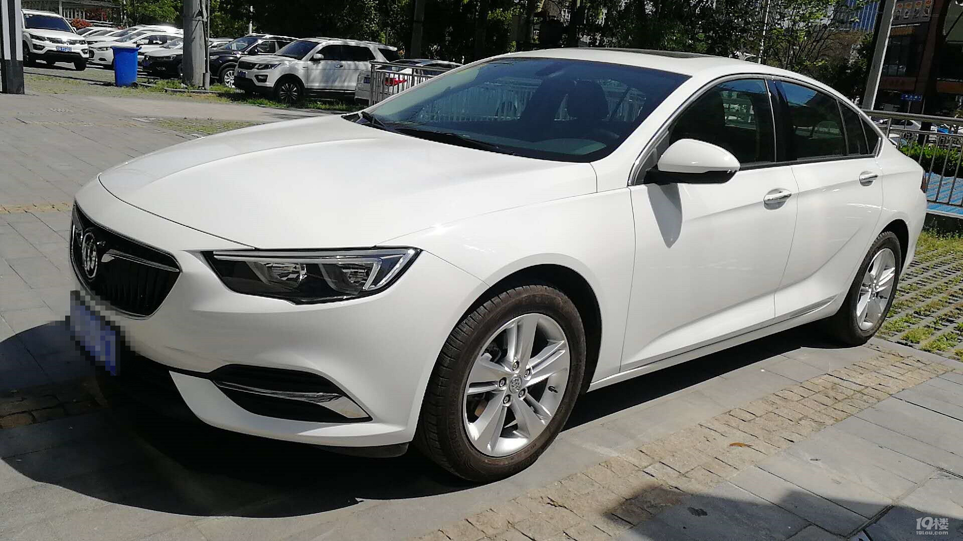 别克君威17款的 首付一成 看车满意 当天可提