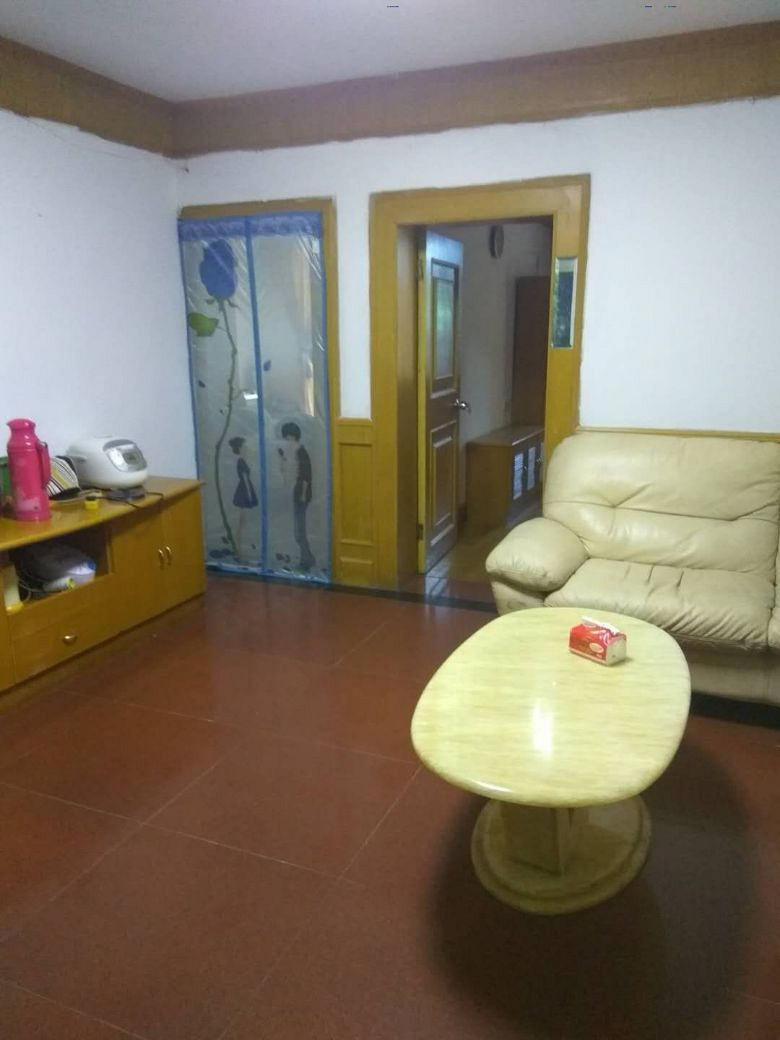 杭州拱墅区墅林苑90平米三室一厅自己住一室