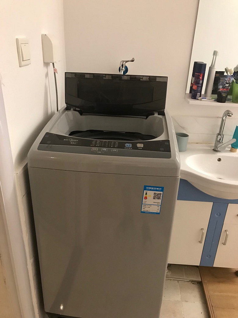 租房,送美女室友,帅哥室友,电话骚扰19957892