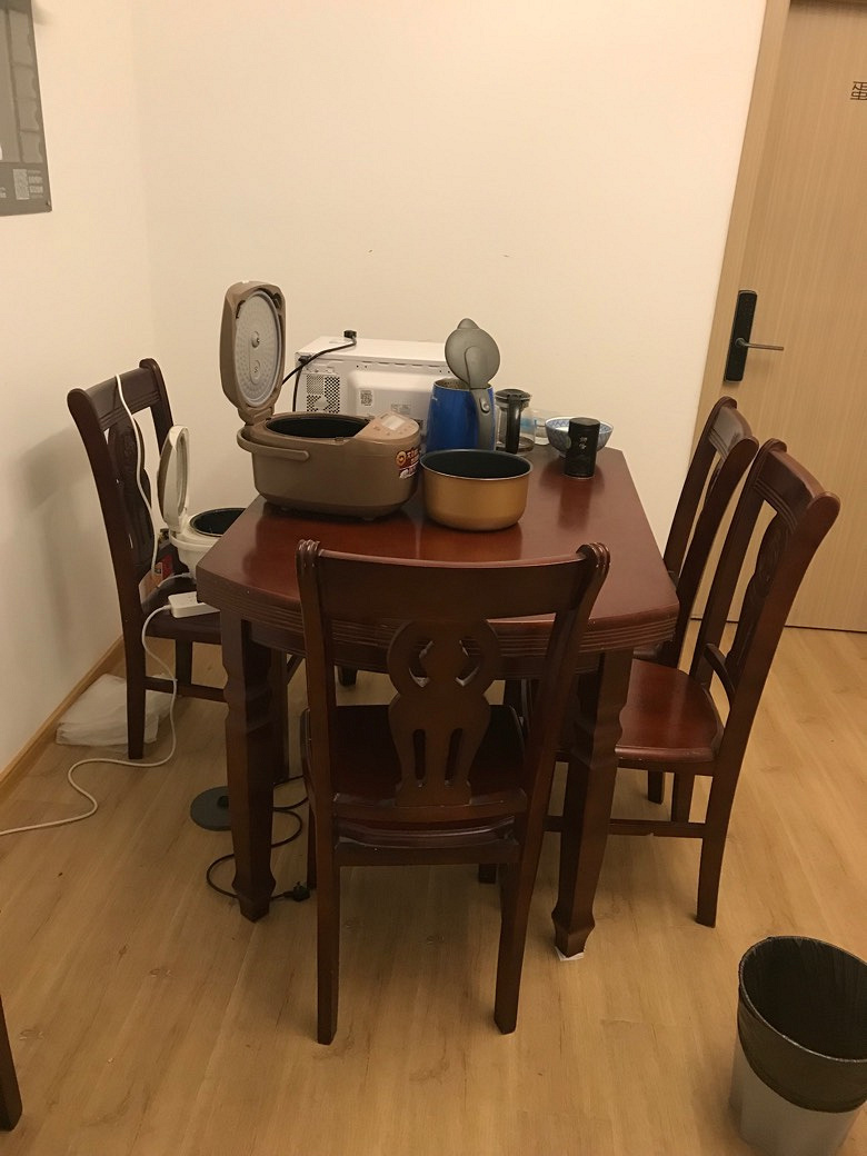 租房,送美女室友,帅哥室友,电话骚扰19957892