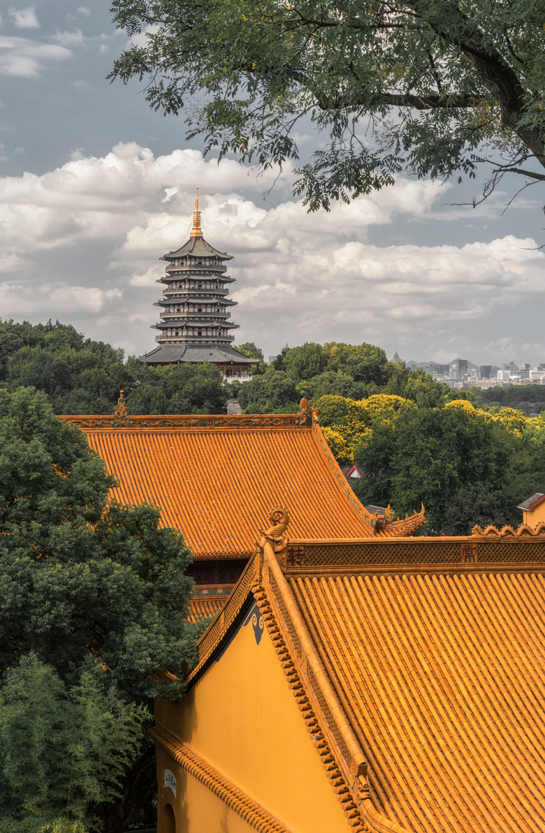 从净慈寺看雷峰塔,与众不同的角度