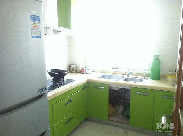 都市水乡水滟苑三房两厅 家具家电齐全 价格实