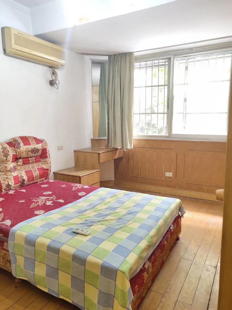 丰潭路地铁口金成花园2房一厅 家具齐全