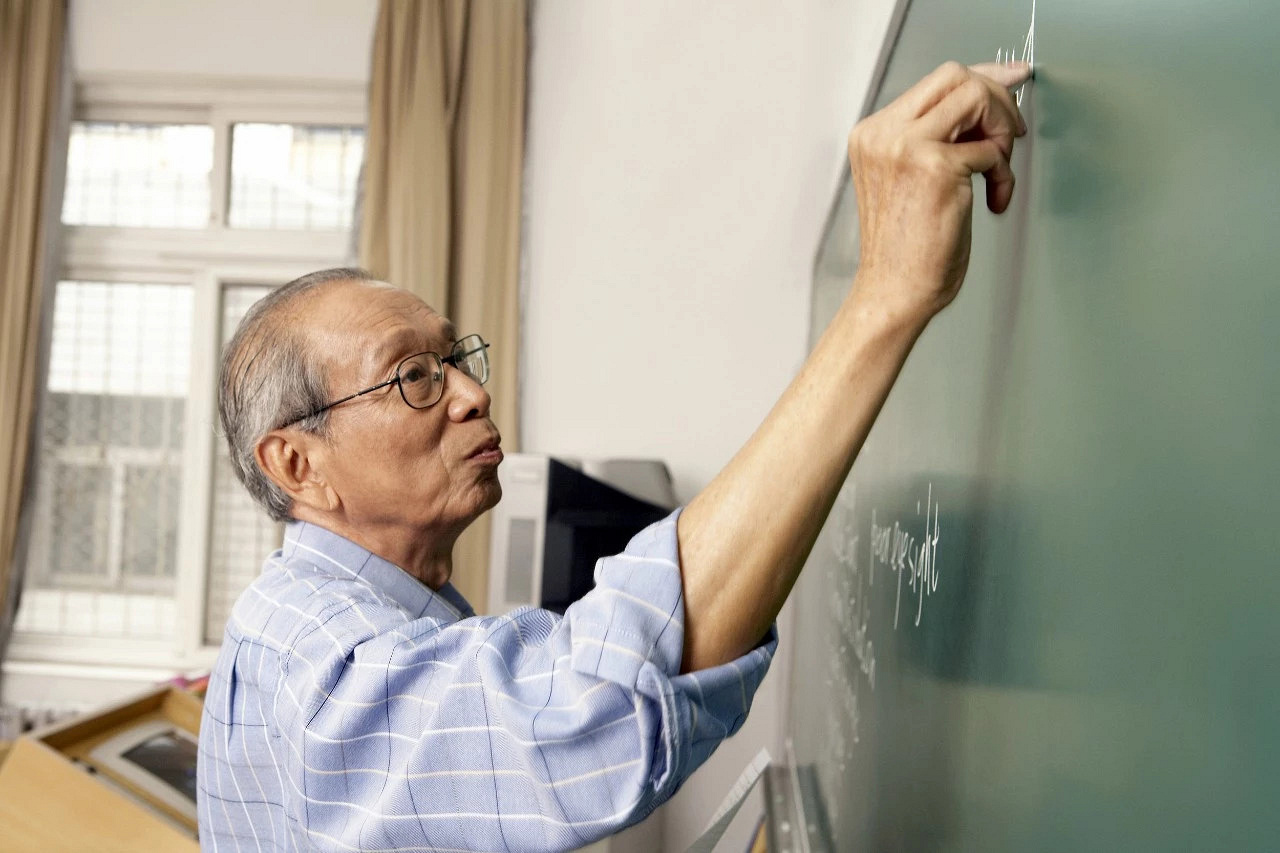 育才中学特级班主任每月津贴5000