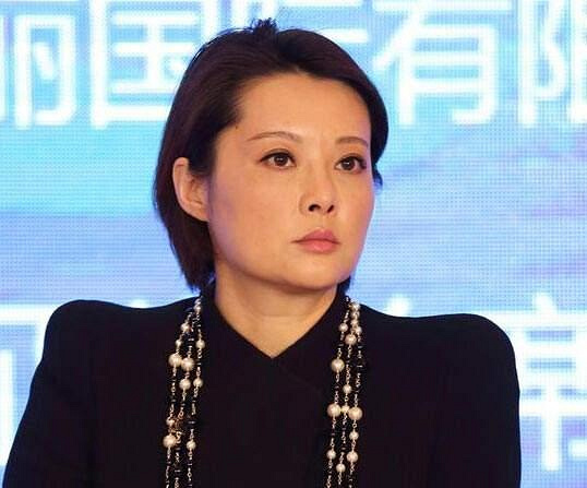 袁立再次怼上华谊和李冰冰,这次连马云也被嘲