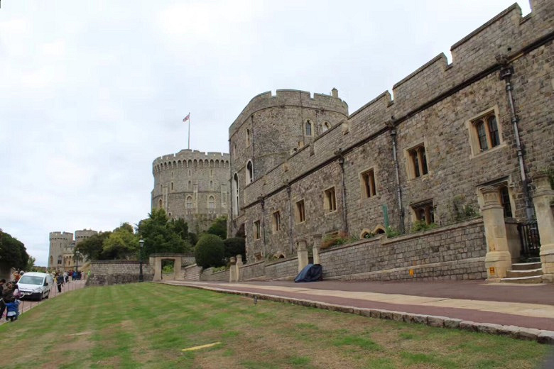 温莎城堡目前是英国王室温莎王朝的家族城堡