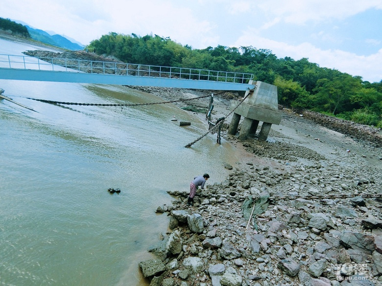 抓住夏天的尾巴 去寧波無人島游一游