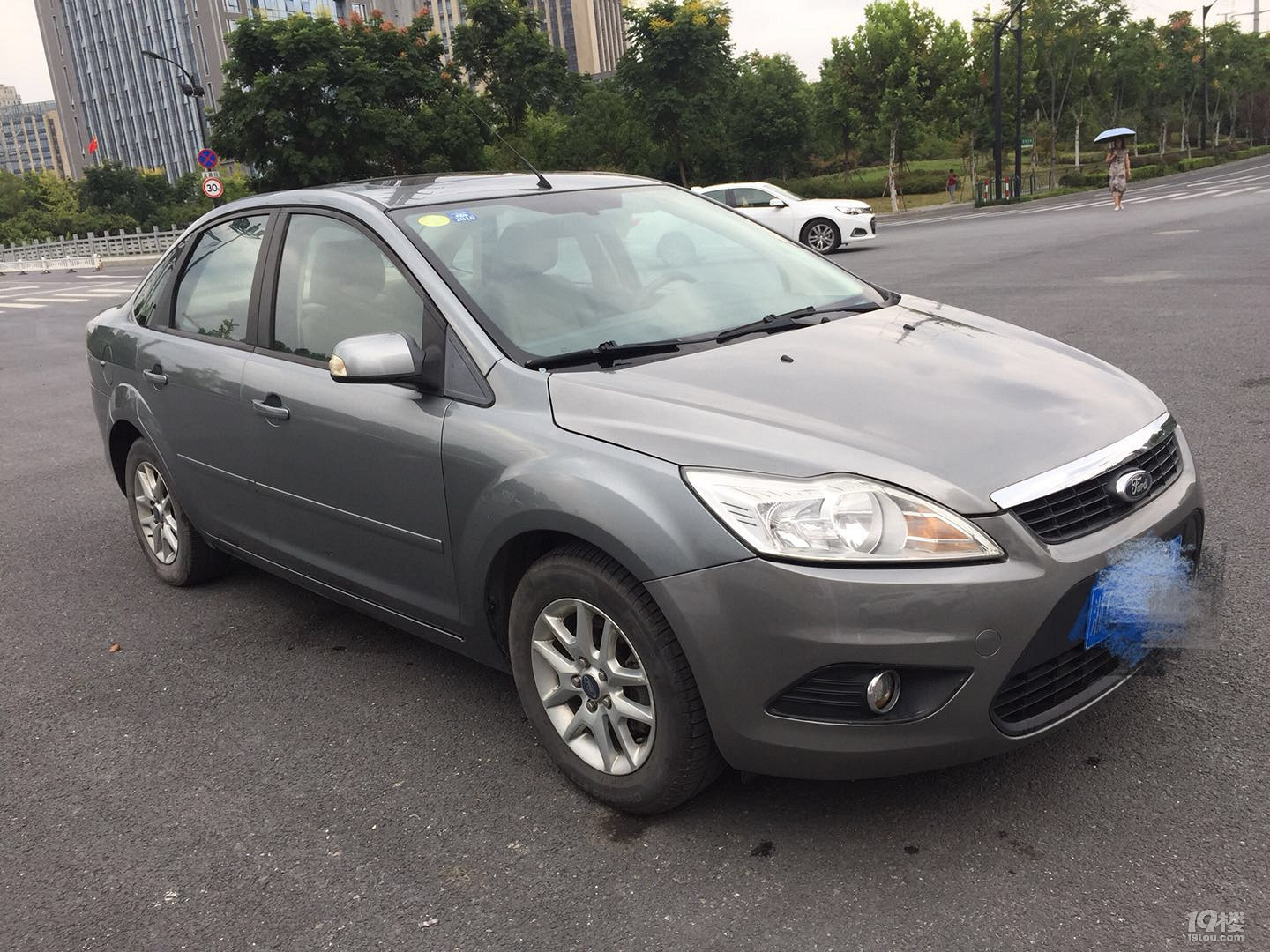 10年3月福特福克斯三厢1.8自动天窗