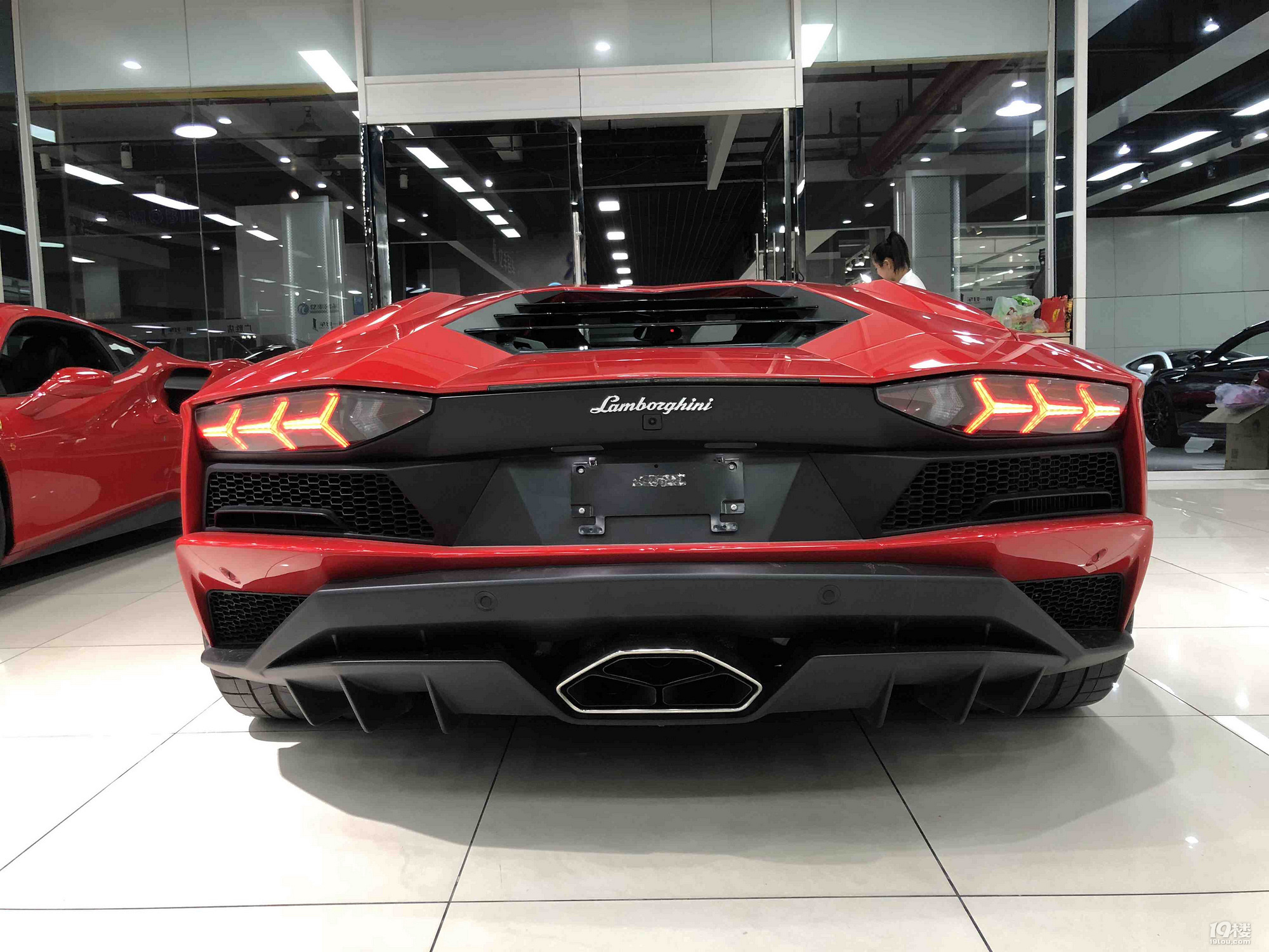 2017年10月兰博基尼lp740-4硬顶