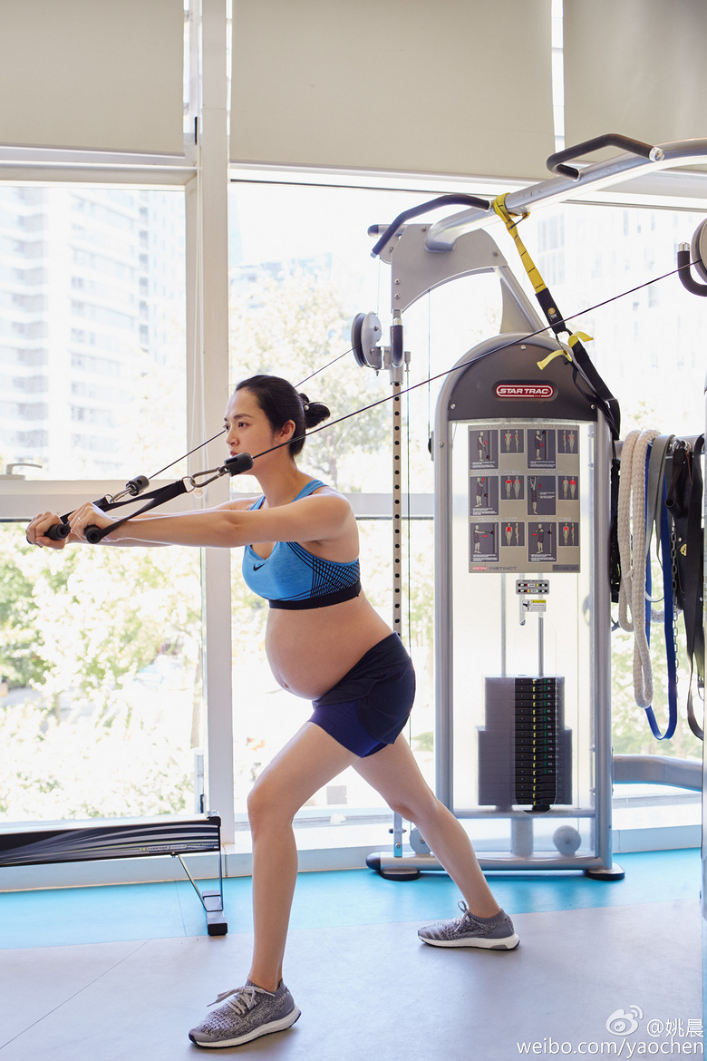 陈意涵挺5个月孕肚跑5公里,网友担心颠坏孩子!医生这样说