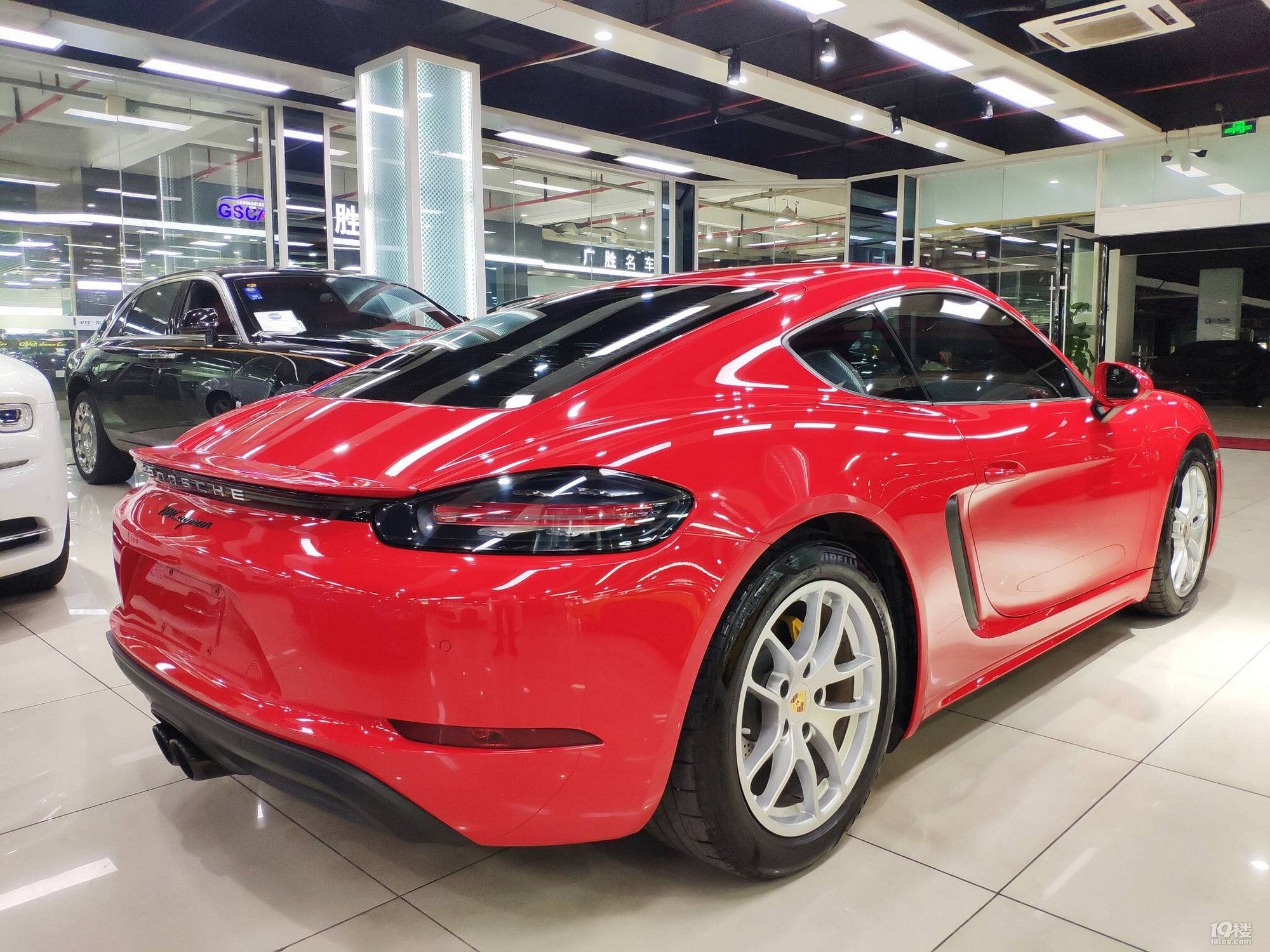 2017年10月保时捷718硬顶跑车