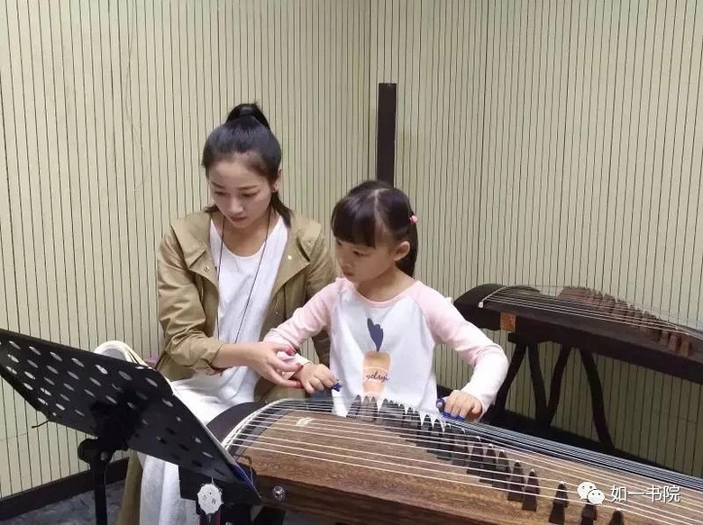 还在傻傻分不清古筝中的各种调式吗?