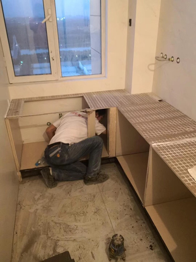 用沙子水泥钢筋瓷砖做橱柜，用沙子水泥钢筋