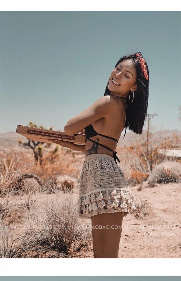 去爱吧,就像不曾受过伤一样;唱歌吧,就像