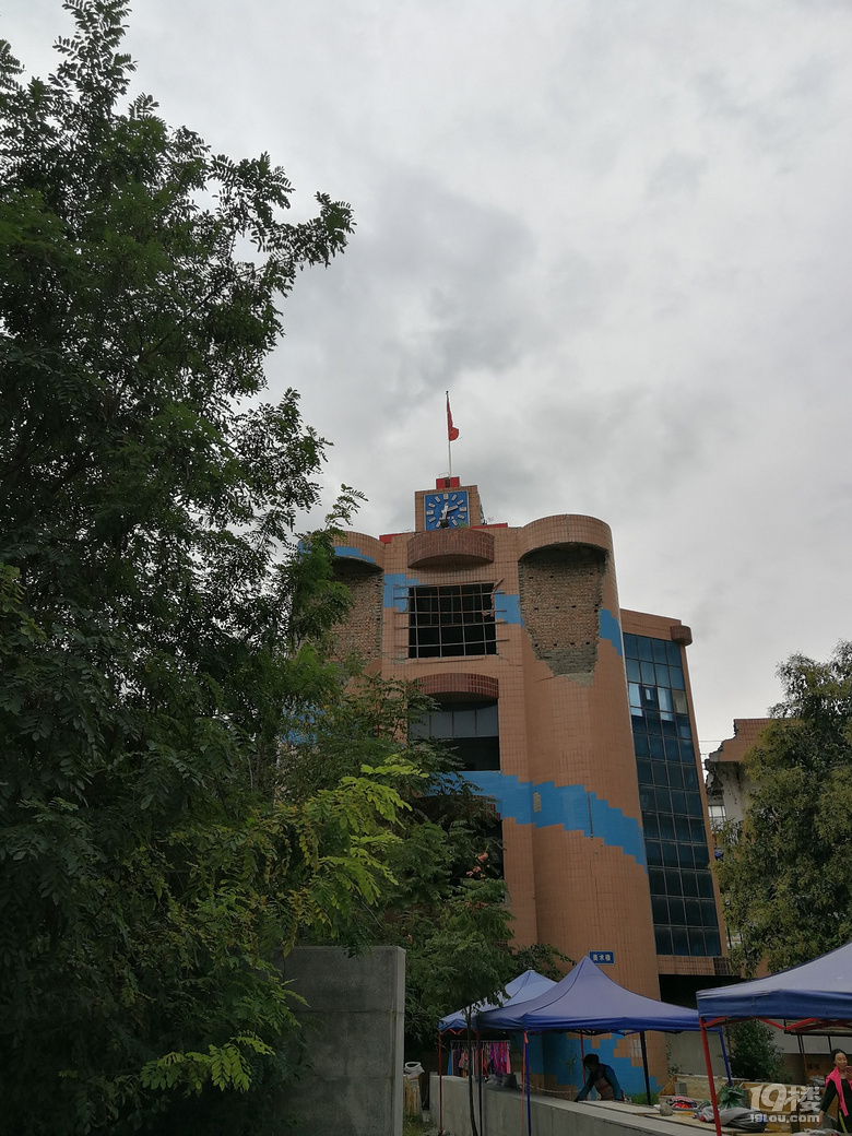 杭州飞成都自驾游色达