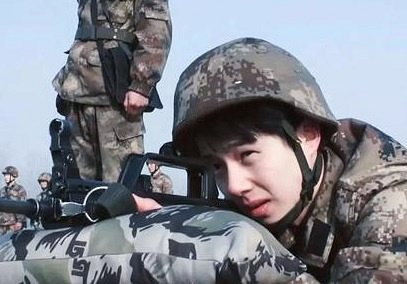 刘昊然谈军训被晒成熊猫,粉丝却要求他巡回军