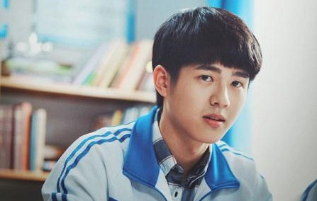 刘昊然谈军训被晒成熊猫,粉丝却要求他巡回军