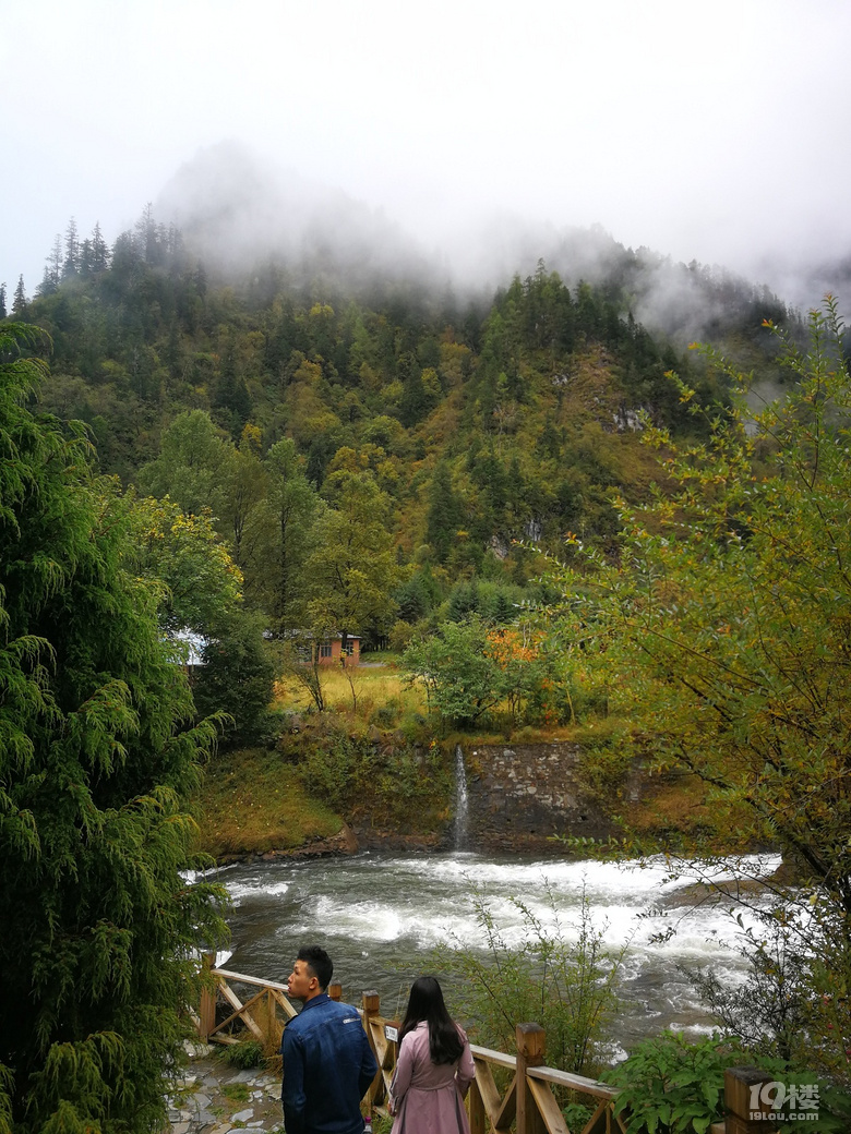 杭州飞成都自驾游色达