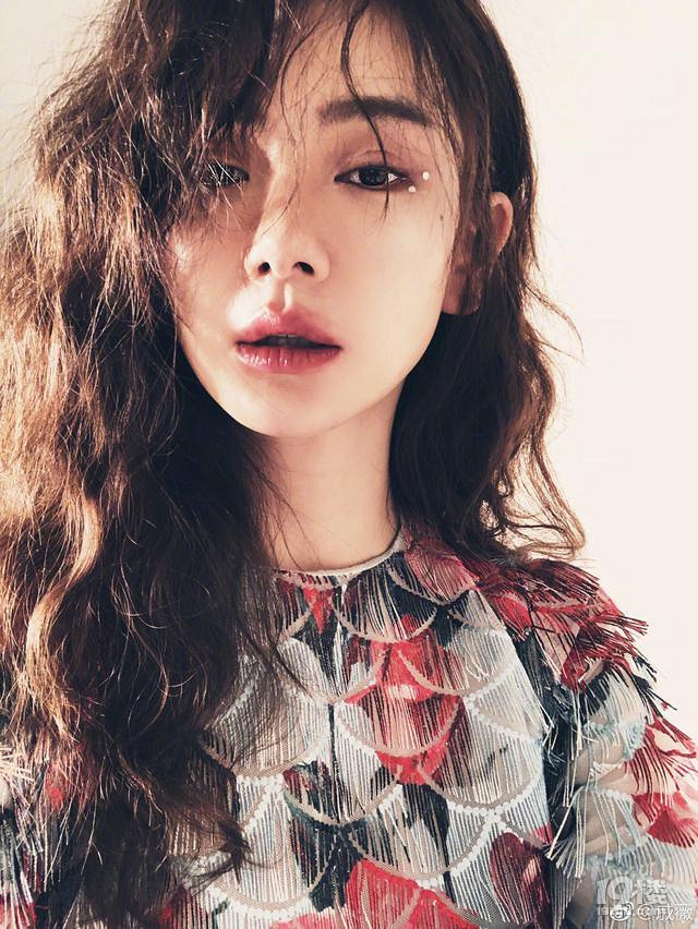 相見恨晚丨戚薇的這款海藻頭真的太元?dú)饬,顯小顯嫩必備!