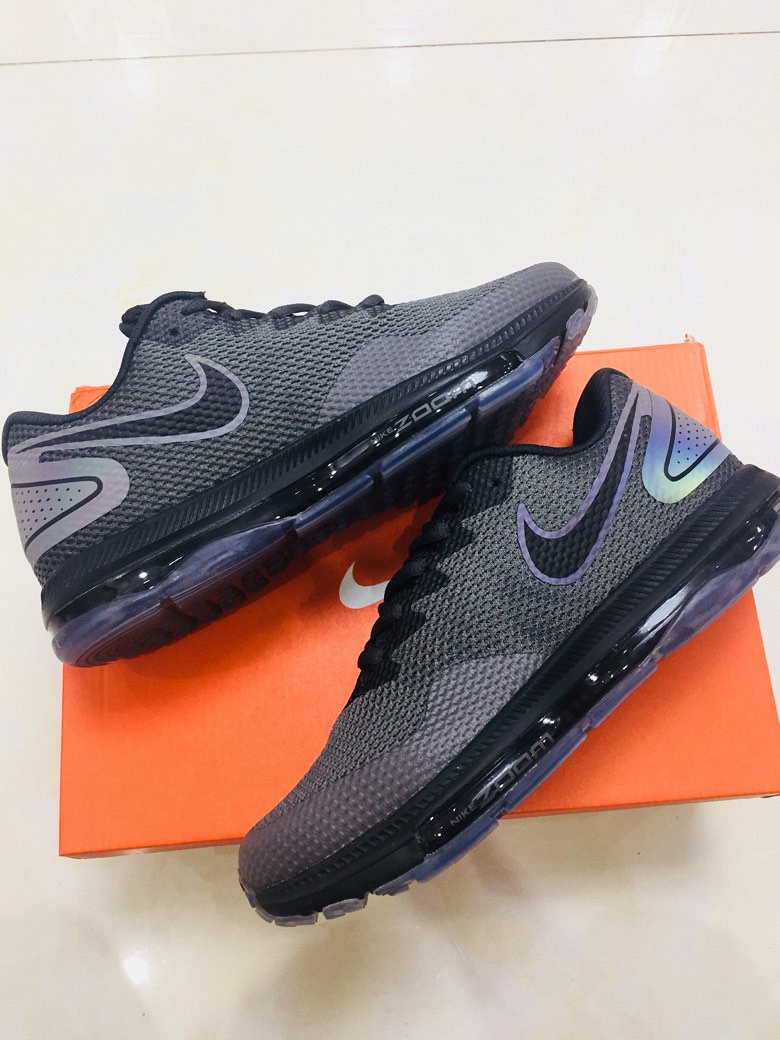 Nike zoom全掌气垫42码 41码