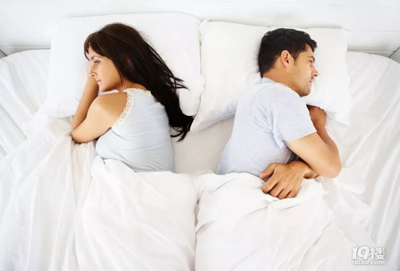 10年無(wú)性婚姻走到盡頭,小夫妻最后“戰(zhàn)爭(zhēng)”:人工授精女兒歸誰(shuí)
