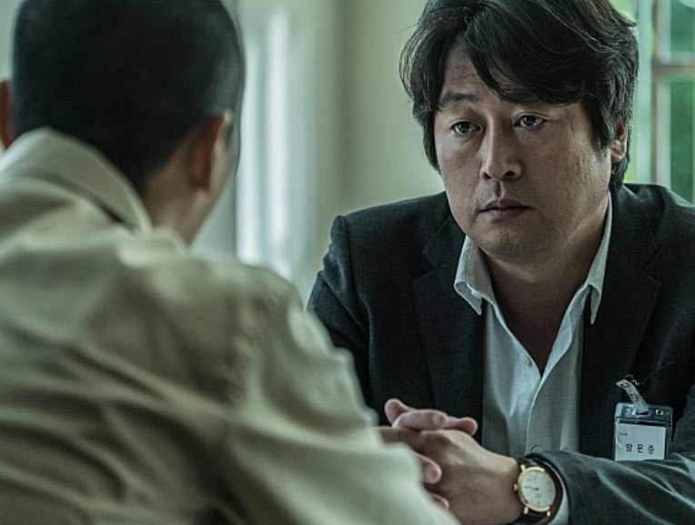 韩国电影《暗数杀人》完成大逆转 重新夺回单