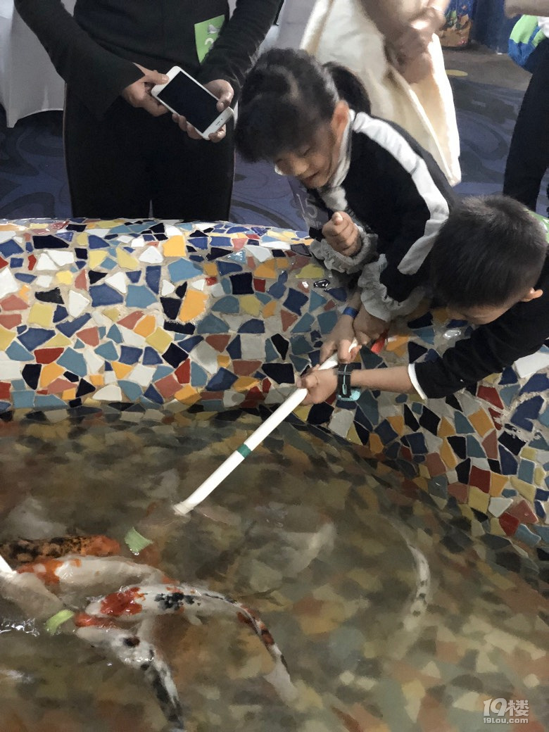 参加东风日产夜宿海洋馆活动，小朋友超兴奋