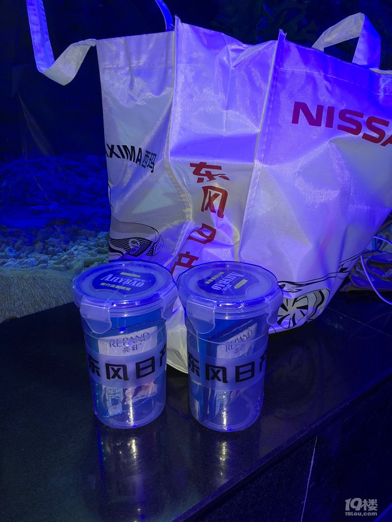 参加东风日产夜宿海洋馆活动，小朋友超兴奋