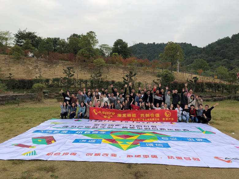 团建好地方丨纳斯卡大型企业巨画主题团建活动