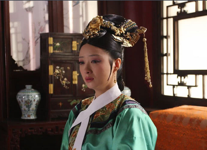 她就是历史上的华妃,地位比"甄嬛"还高,八年四胎,却无一存
