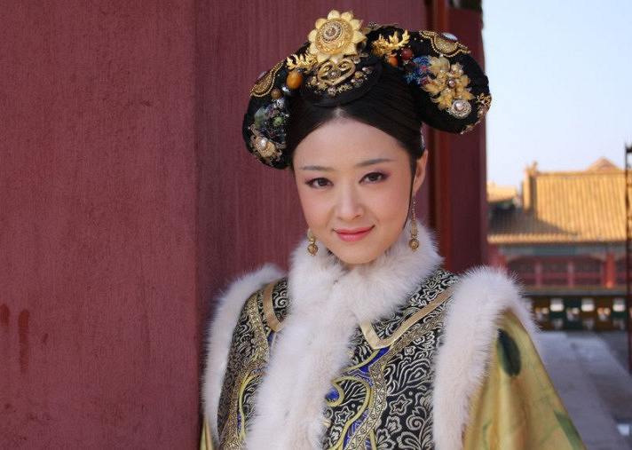 她就是历史上的华妃,地位比"甄嬛"还高,八年四胎,却无一存