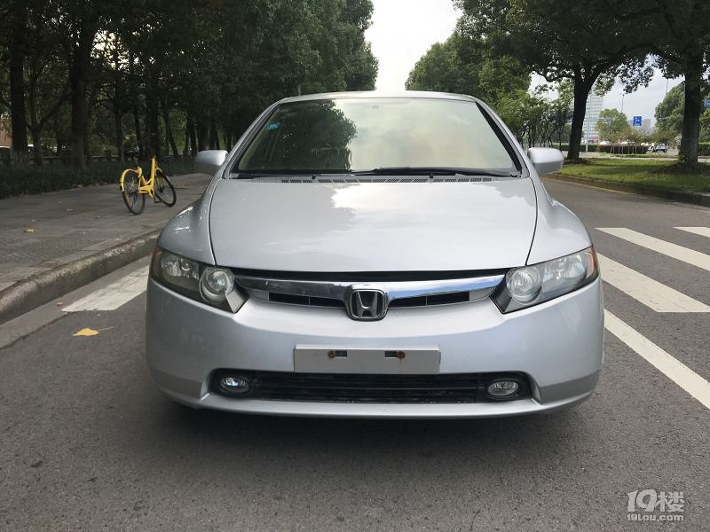 本田思域1.8l 自动 银色