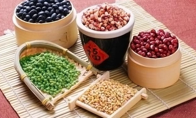 吃什么可以避免脱发?深圳头发种植价格是多少