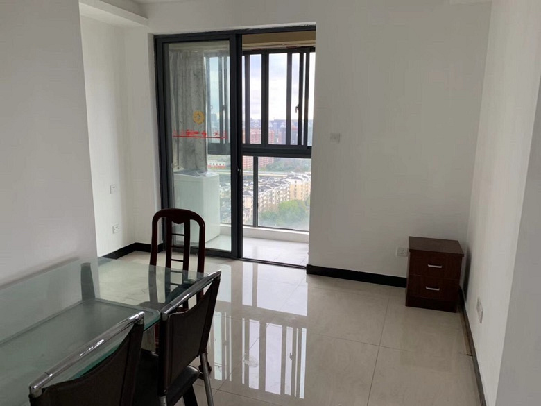 位于拱墅区,房子干净明亮,晚上夜景超美,