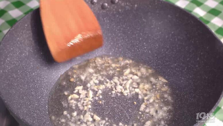 当扇贝遇上蒜蓉,一口一个真的超过瘾!