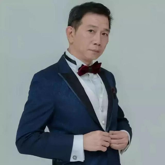 金马最佳男配袁富华:曾在《喜剧之王》只有一句台词,却创造经典