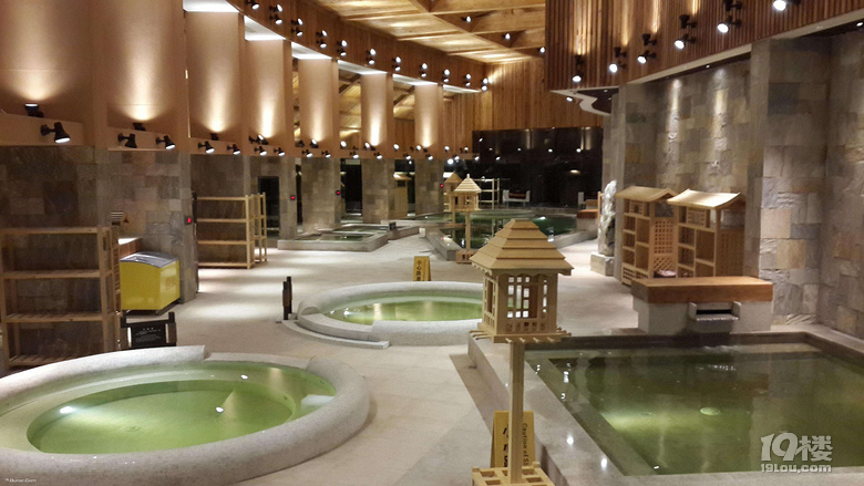 年会主题推荐--泡着温泉开着年会,这一次公司的年会真的不一般!