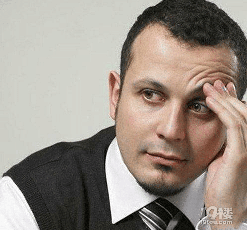 前额头发越发稀少这可怎么办?